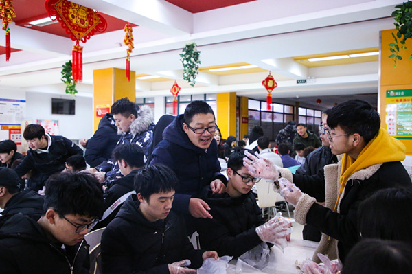 猜燈謎，鬧元宵—南京新華不一樣的元宵節(jié)