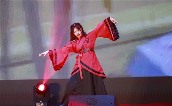 南京新華2019年新生開學(xué)典禮暨CEAC獎(jiǎng)學(xué)金頒獎(jiǎng)盛典隆重舉行！