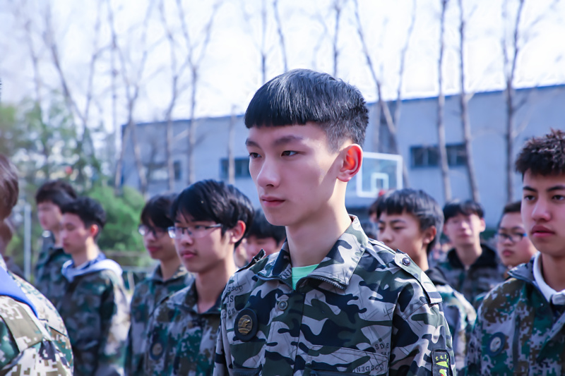 退伍軍人轉業(yè)選擇新華，開啟高薪白領的成長之路
