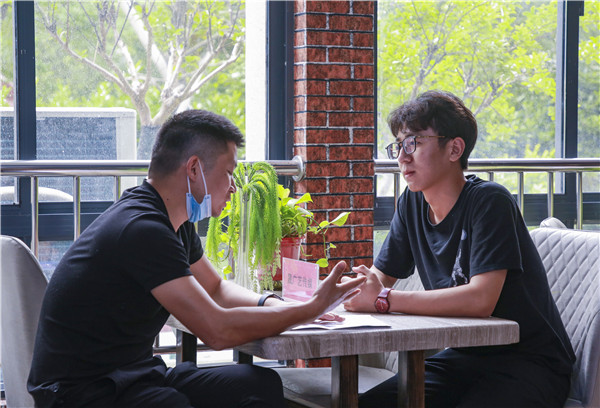 就業(yè)保障丨千企萬崗進(jìn)校園，助力學(xué)子精準(zhǔn)就業(yè)！