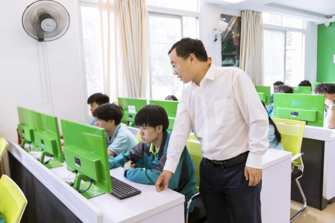<a href=http://njxh.cn target=_blank class=infotextkey>專業(yè)</a>榜樣 | 砥礪前行 時(shí)代風(fēng)向！