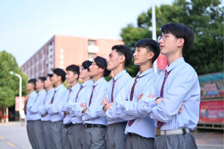 職業(yè)教育托舉新希望，如何選擇一所好學(xué)校？