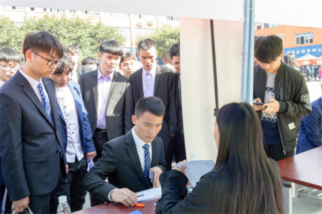 職業(yè)教育托舉新希望，如何選擇一所好學(xué)校？