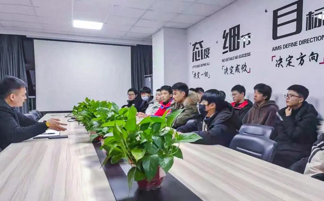 南京新華：試學(xué)營開班啦！一周試學(xué)助你榮耀起航！