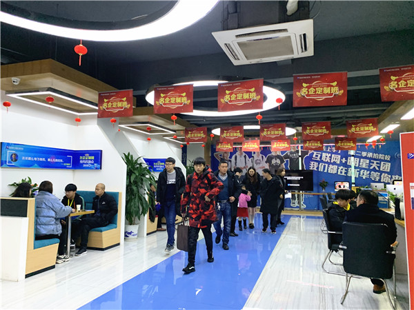 年前擇校，為啥家長都來南京新華實地考察？