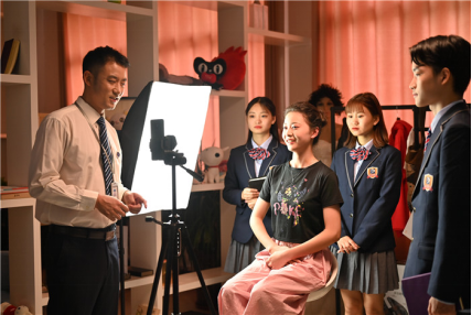 速來圍觀！知名演員直播探校，為高薪<a href=http://njxh.cn target=_blank class=infotextkey>專業(yè)</a>代言！