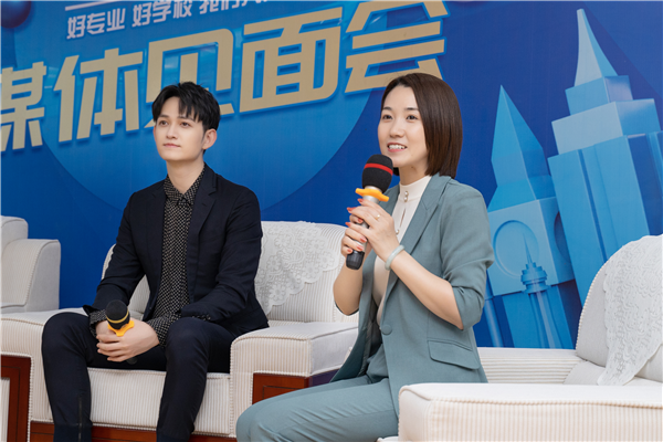 馬可來新華重拾校園生活，青春“競”是精彩！