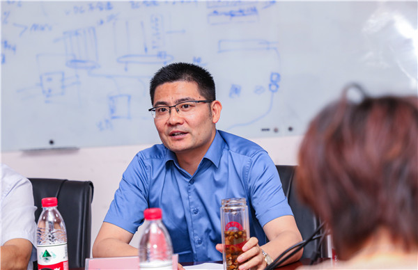 實(shí)習(xí)正當(dāng)時(shí)，慰問暖人心