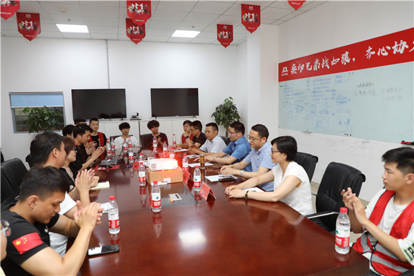 實(shí)習(xí)正當(dāng)時(shí)，慰問暖人心
