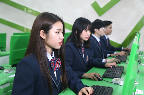 技校女生<a href=http://njxh.cn target=_blank class=infotextkey>專業(yè)</a>學什么好？