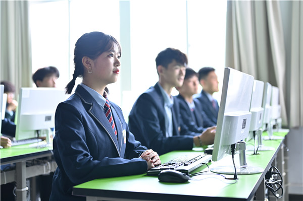 如何高水平薪資就業(yè)？這有一本新華秘籍！