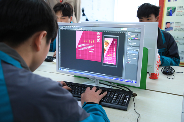 屢創(chuàng)新高！2021年新華學(xué)子薪資盤點