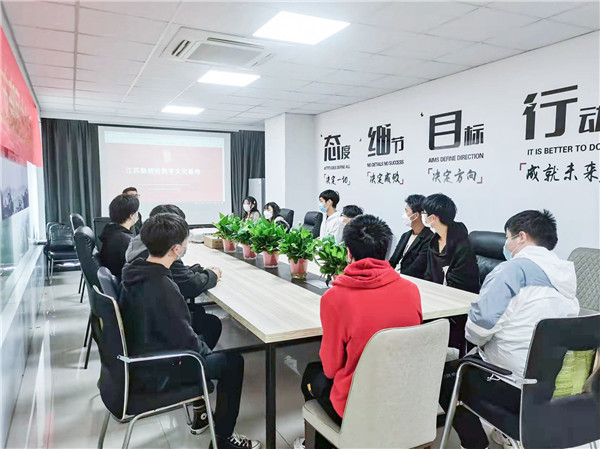 企業(yè)招聘進(jìn)校園，助力學(xué)生高質(zhì)量就業(yè)