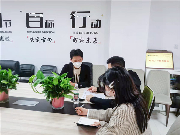 企業(yè)招聘進(jìn)校園，助力學(xué)生高質(zhì)量就業(yè)