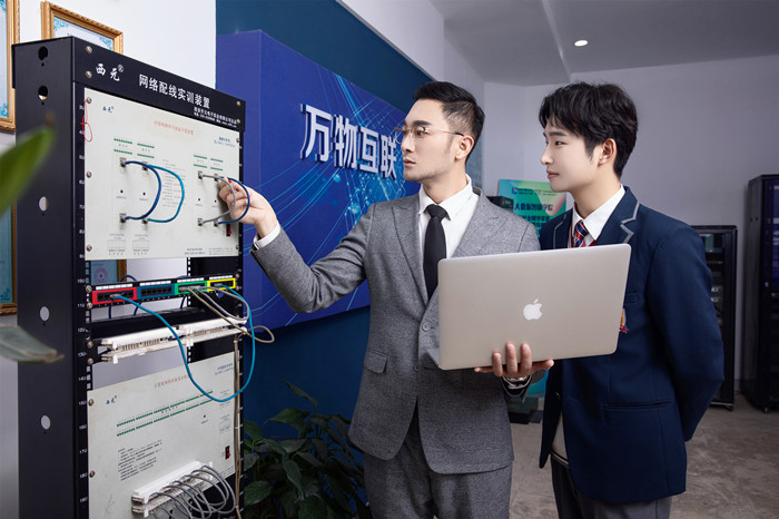 就業(yè)寒潮來襲，新華這類人才卻被市場(chǎng)熱搶！