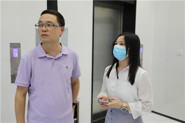 南京新華教師進企業(yè)，為實踐教學保駕護航