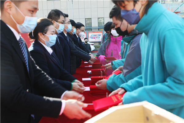 知行合一，榜樣力量——南京新華2022年度學(xué)生工作總結(jié)暨表彰大會圓滿落幕！