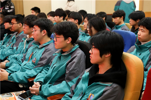 家校同心，共育英才| 南京新華3ds max階段課程結(jié)課答辯分享會暨家長見證會