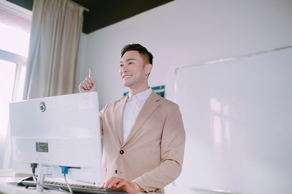 初三畢業(yè)男生學什么技術好？什么<a href=http://njxh.cn target=_blank class=infotextkey>專業(yè)</a>有前途？