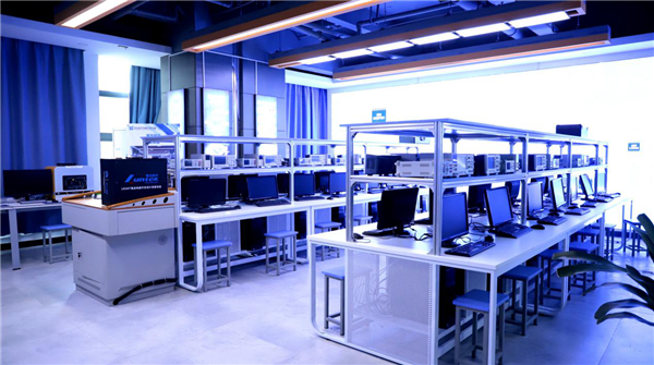 南京新華電腦專修學(xué)校智能芯片封裝與檢測新<a href=http://njxh.cn target=_blank class=infotextkey>專業(yè)</a>正式發(fā)布！