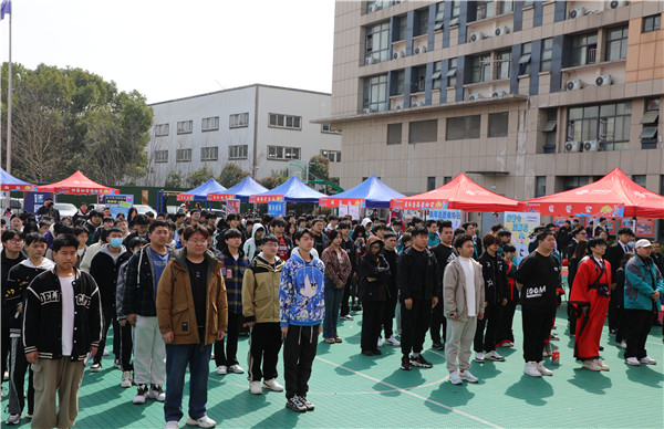 追光有“你”，歡迎“新”上人 南京新華電腦專修學(xué)校2024年春季社團(tuán)招新大會(huì)順利收官