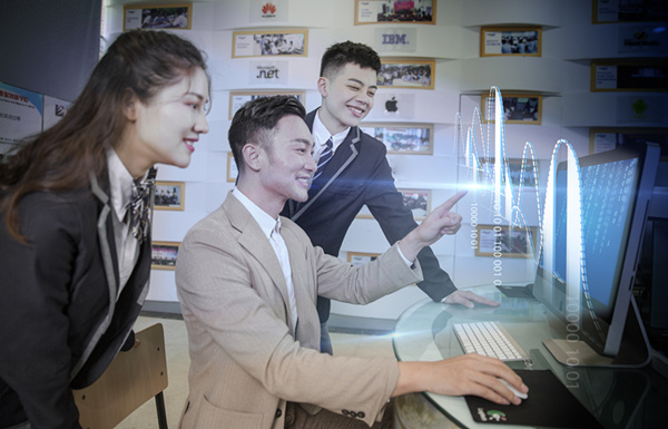 2020年學(xué)WEB前端開發(fā)專業(yè)的前景如何？