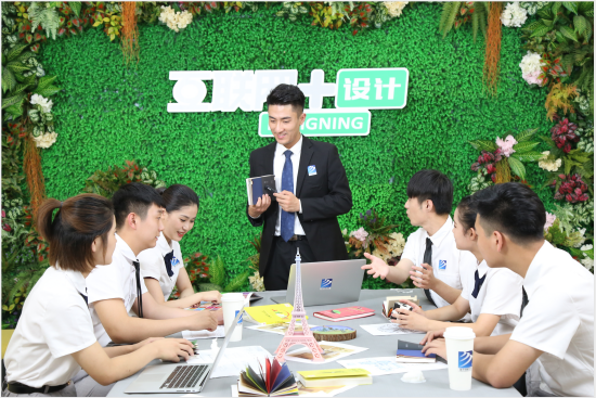 【媒體關(guān)注】職業(yè)教育教學(xué)“趕考”新時代，新華真實(shí)訓(xùn)品質(zhì)贏人