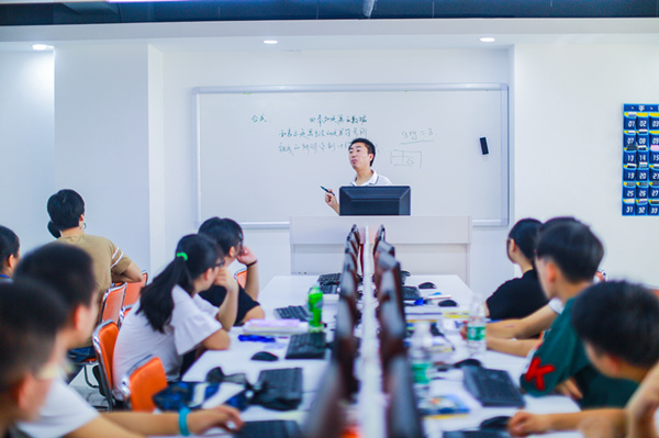 女孩子讀什么技校好？