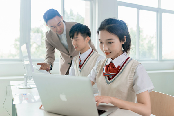 新職業(yè)“轉正”標準，互聯網營銷師初中畢業(yè)即可報名！