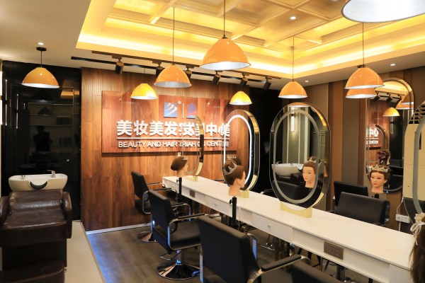 南京新華美妝專業(yè)怎么樣？就業(yè)前景好不好？