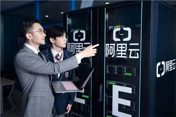 技能之光 點(diǎn)亮職業(yè)夢(mèng)想！新華互聯(lián)網(wǎng)科技邀您共同參與新華杯全國職業(yè)技能大賽！